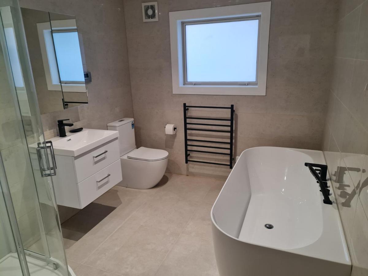 Brand New Home - Central Мастертон Экстерьер фото