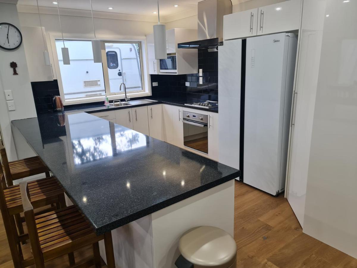 Brand New Home - Central Мастертон Экстерьер фото